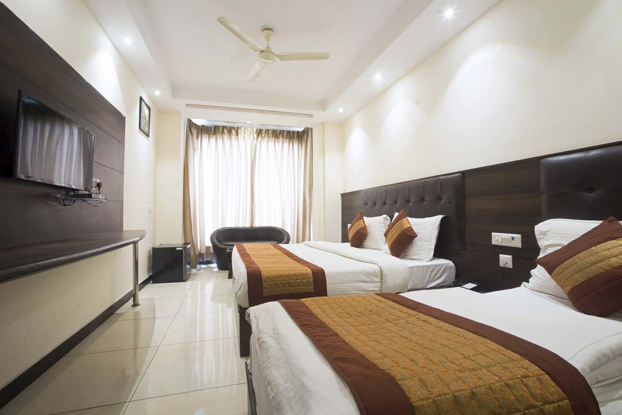 Fabexpress Le Continental Paharganj New Delhi Hotel Bagian luar foto